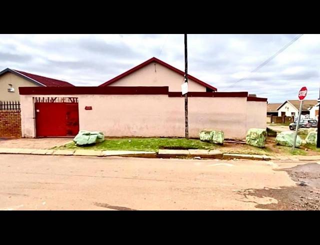 3 BEDROOM HOUSE FOR SALE IN MOHLAKENG